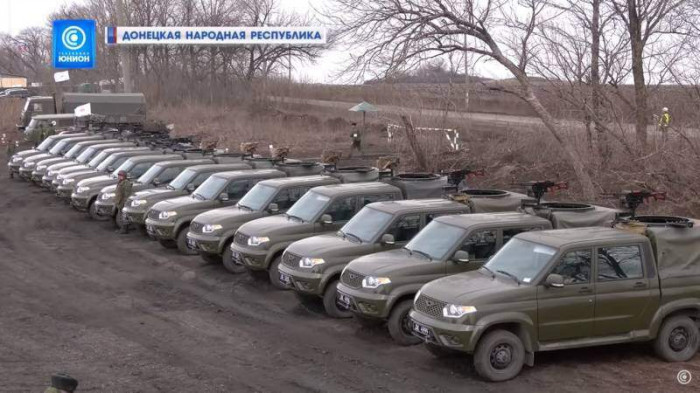 Các lực lượng ly khai ở Donbass, cũng đã nhận được vũ khí mới từ Nga một cách công khai, lực lượng lính tình nguyện của Nga cũng sẵn sàng tham chiến tại Donbass.