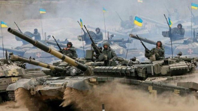 Đầu tiên, quân đội Ukraine đã di chuyển một lực lượng lớn, bao gồm các đơn vị bộ binh, thiết giáp, pháo binh, hệ thống tên lửa tầm xa MLRS, v.v. đến gần khu vực tranh chấp.