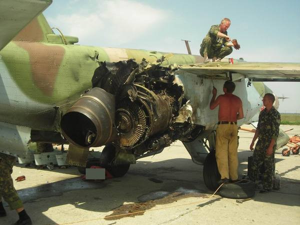 Do Nga không cung cấp phụ tùng, nên số Su-25KM của Gruzia đang phải nằm đất và nước này cũng cân nhắc cho số Su-25KM ngừng hoạt động. Tính đến năm 2020, Quân đội Gruzia chỉ còn 9 chiếc Su-25KM còn bay được.
