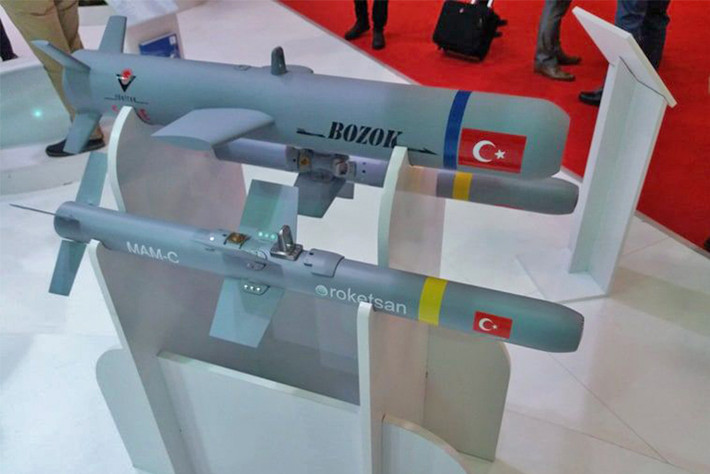 Tuy nhiên, không giống như tên lửa Hellfire, có thể sử dụng cả trên UAV và trực thăng vũ trang, tên lửa MAM-L của Thổ Nhĩ Kỳ được thiết kế lại, từ mẫu tên lửa mẹ của nó, để trở thành một vũ khí giành riêng cho máy bay không người lái vũ trang.
