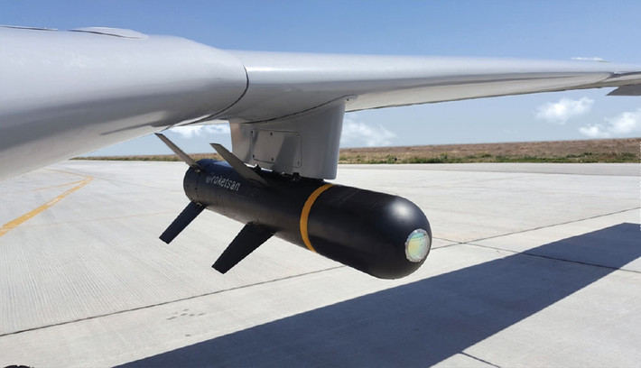 Tên lửa MAM-L trang bị trên UAV có nguồn gốc từ tên lửa chống tăng L-UMTAS. Nhưng vì nó được thiết kế để phóng từ máy bay không người lái, nên MAM-L không sử dụng động cơ của tên lửa L-UMTAS; do vậy MAM-L có chiều dài bằng một nửa và nhẹ hơn L-UMTAS.