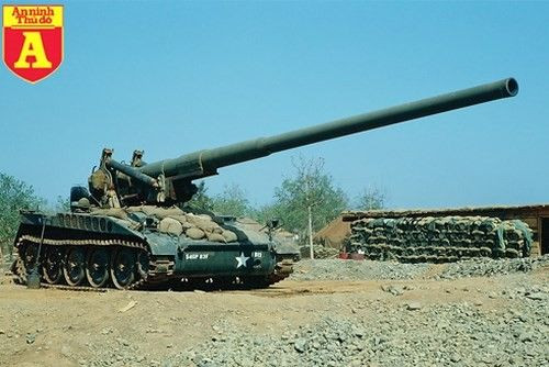Pháo tự hành M107 có cỡ nòng 175 mm; nòng dài 9,15 mét; khối lượng chiến đấu 28,2 tấn; xe dài 11,3 mét (tính cả pháo); rộng 3,14 mét; sơ tốc đạn 914 m/s; tầm bắn 32,7 km; đầu đạn nặng 66,6 kg; bán kính sát thương hơn 50 mét; tốc độ chạy tối đa trên đường bằng 55 km/h; biên chế khẩu đội là 13 người.