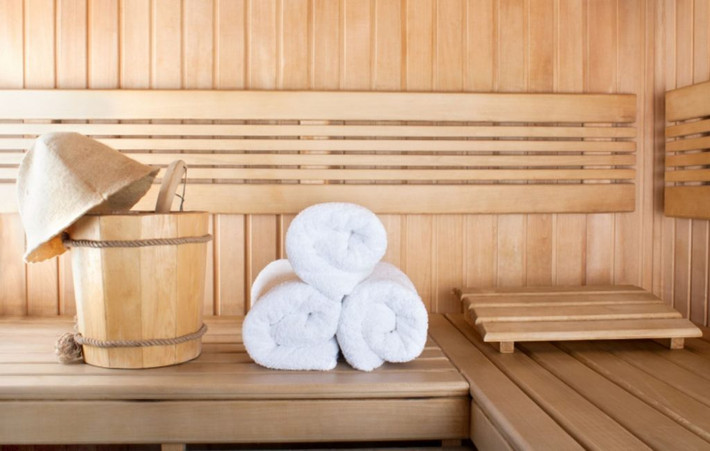 Vì vậy, trình tự đúng khi xông hơi đó là tắm, xông hơi nóng, lau khô người sau đó mới massage. (Nguồn Netdna-ssl)