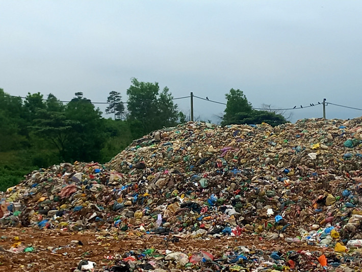 Sau khi hoàn thiện, dự án được Hợp tác xã dịch vụ môi trường và Công trình đô thị huyện Cam Lộ tổ chức vận hành chạy thử 1 tháng (từ tháng 7-8/2021) để đánh giá chất lượng công trình, thiết bị và hiệu chuẩn. Tuy nhiên, điều đáng nói là kể từ thời điểm đó cho tới nay, dự án phải dừng hoạt động.
