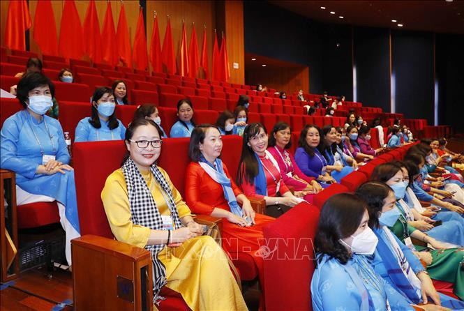 Đoàn đại biểu phụ nữ tỉnh Vĩnh Long dự phiên bế mạc Đại hội. Ảnh: Phương Hoa/TTXVN