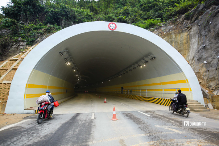 Đây đang là đường hầm xuyên núi lớn nhất miền Bắc.