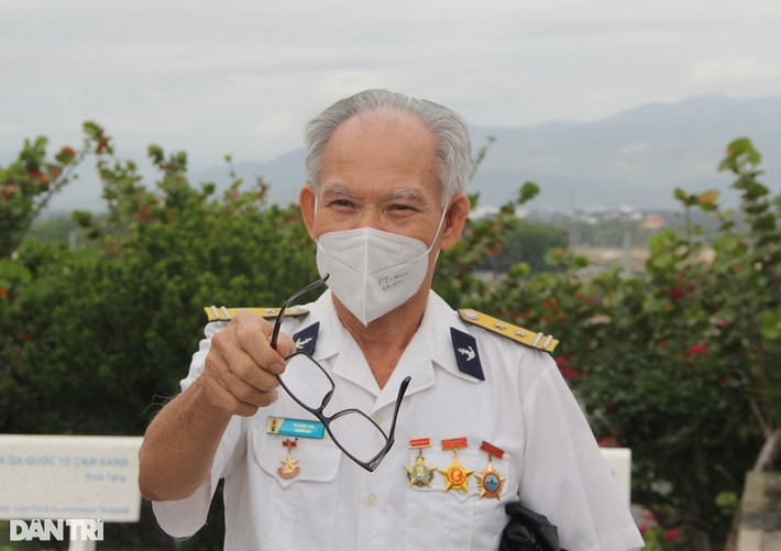 Từng cứu chữa 15 người lính bị thương trong sự kiện Gạc Ma (trong đó có anh hùng lực lượng vũ trang nhân dân Nguyễn Văn Lanh), cựu binh, bác sĩ Từ Công Tào xúc động nhớ lại những năm tháng người lính Trường Sa đã anh dũng chiến đấu để giữ gìn từng tấc đất của dân tộc.