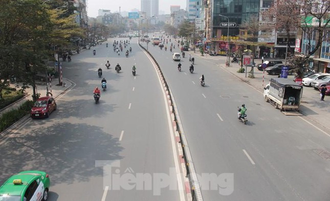 Con đường ùn tắc Tây Sơn trở nên rộng thênh thang những ngày qua.