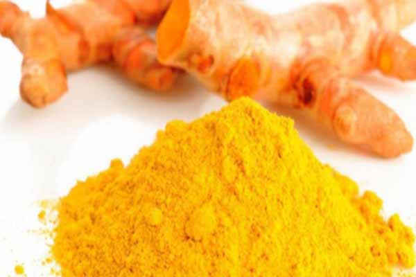 Thêm nữa là nghệ vàng, là loại gia vị cực kỳ tốt cho bệnh tự kỷ. Do nó có tính chất chống viêm, kháng khuẩn, kháng nấm và làm tăng nồng độ glutathione nên có tác dụng cải thiện tình trạng bệnh này rất tốt. Chỉ cần lưu ý trẻ mẫn cảm với phenol không nên dùng.