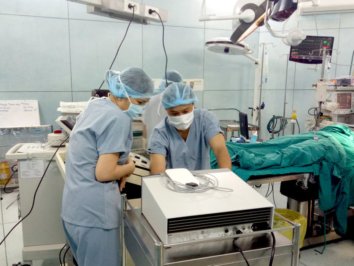 Ca ghép gan còn được sự hỗ trợ từ các giáo sư đến từ Vương Quốc Bỉ và các bác sĩ từ các bệnh viện khác trên địa bàn TP.HCM.