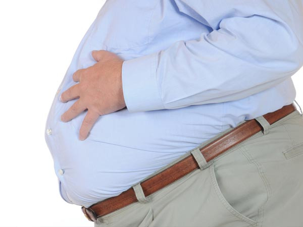 Béo phì. Béo phì là một yếu tố nguy cơ chính gây bệnh tim mạch. Khi chỉ số BMI tăng, nguy cơ bệnh tim và đột quỵ cũng tăng theo. Các chất béo trong ổ bụng ảnh hưởng đến mức độ lipid huyết áp và máu, cản trở khả năng sử dụng insulin hiệu quả. Nếu chuyển hóa insulin không đúng cách, chúng ta phải đối mặt với nguy cơ bệnh tiểu đường - yếu tố nguy cơ của bệnh tim mạch.
