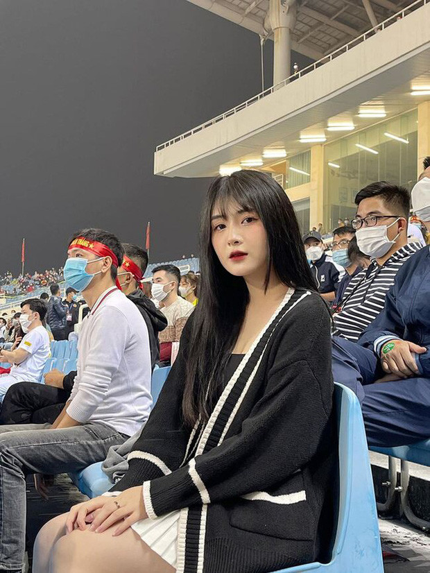 Bắt đầu từ những clip TikTok Quỳnh Alee có nội dung phản cảm tới câu chuyện xuất hiện trên sân vận động Mỹ Đình nhưng không đeo khẩu trang.