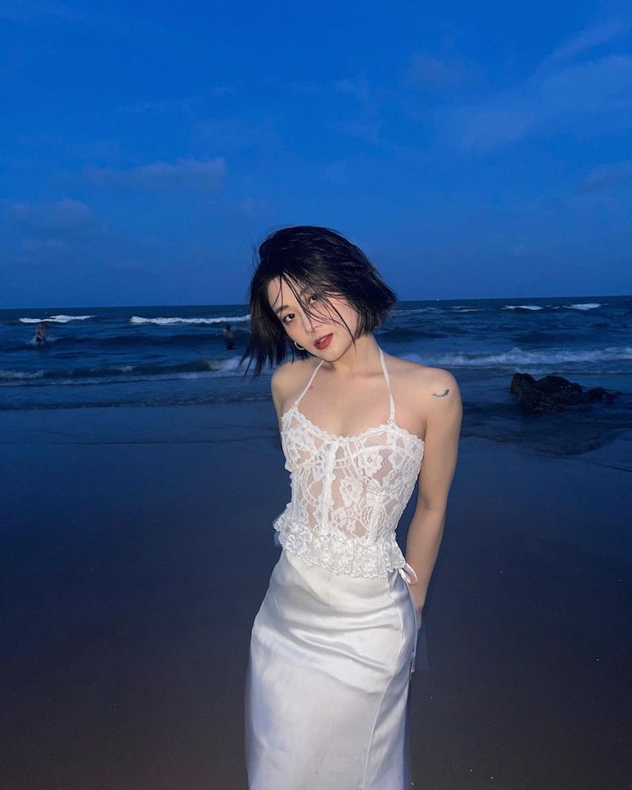 Hảo Thỏ tên thật là Cầm Thị Ngân Thảo, là một streamer nổi tiếng, là một hot girl đang thu hút lượng người theo dõi lớn trên Tik Tok.