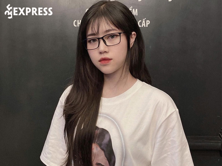 Cùng chiêm ngưỡng nhan sắc chuẩn "con nhà người ta" của nữ streamer Thủy Tiên.