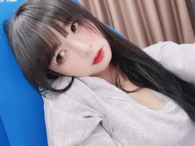Mèo 2k4 (Nguyễn Hoa) là nữ streamer đã gặt hái được nhiều thành công, đặc biệt phải kể đến con số 1,7 triệu lượt theo dõi trên TikTok cá nhân.