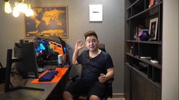 Vợ streamer giàu nhất Việt Nam cũng cho biết thêm công việc của chồng rất cực khổ và có phần mệt mỏi đối với nam streamer này. Tuy nhiên, một khi anh đã nhận việc là rất quyết tâm hoàn thành.
