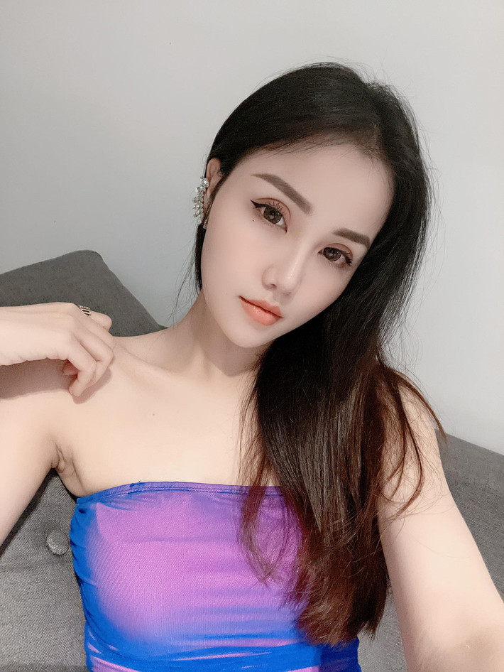 Cư dân mạng sau đó đã nhanh chóng tìm ra danh tính cô gái này. Được biết, bạn gái Trần Đức Bo tên thật là Mai Quỳnh Thơ, hiện tại đang sống tại Cần Thơ.