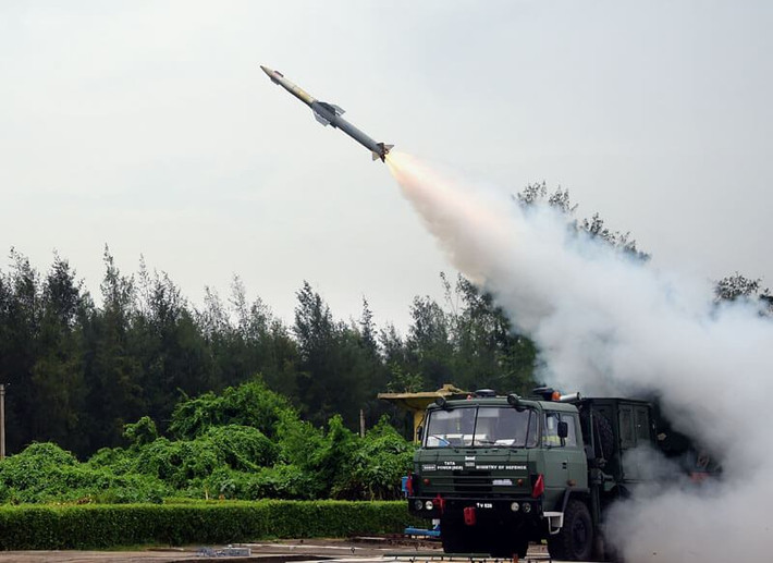 Đạn tên lửa Spyder được cải tạo từ tên lửa không đối không nổi tiếng của Israel gồm: Python 5 và Derby. Trong đó, Python 5 dùng đầu tự dẫn hồng ngoại, tốc độ Mach 4, đầu đạn 11km. Nguồn ảnh: Wikipedia