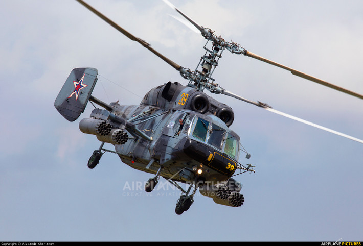 Ka-29 hay còn được gọi là Ka-29TB là dòng trực thăng tấn công - vận tải được thiết kế trên cơ sở khung gầm dòng Ka-27 săn ngầm. Nguyên mẫu của nó cất cánh lần đầu năm 1976, hoàn thành thử nghiệm 1979 và đưa vào sản xuất từ năm 1984. Tuy vậy, chỉ có khoảng 59 chiếc được chế tạo, hiện Hải quân Nga giữ 47, phần còn lại trong biên chế của Hải quân Ukraine. Nguồn ảnh: Airplanes-Pictures