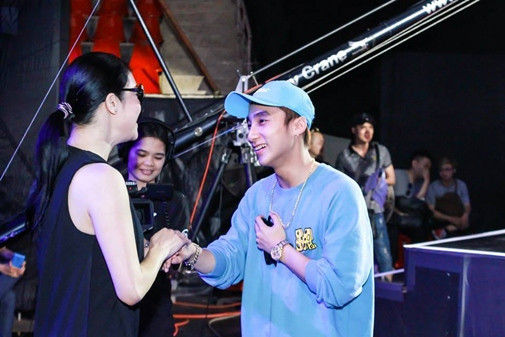 Chủ nhân hit "Lạc trôi" tỏ lòng mến mộ đàn chị Thu Phương. Ảnh: Baomoi.