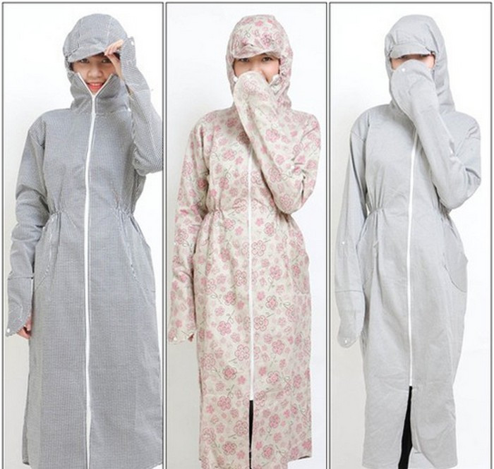 Bộ đồ chống nắng. Đây là set gồm cả áo dài đến gót chân như một dạng áo măng tô hoặc set rời là váy và áo chống nắng. Ưu điểm của bộ đồ chống nắng này là có thể trùm hết người từ trên xuống dưới. Ảnh: Hotdeal.