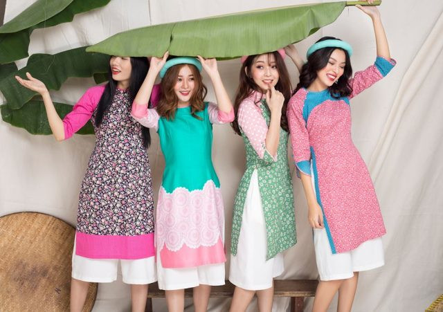 Cổ tròn, cổ trái tim, cổ thuyền hoặc cổ trầu đều là những dáng cổ áo đẹp bạn có thể lựa chọn. Ảnh: zarashop.