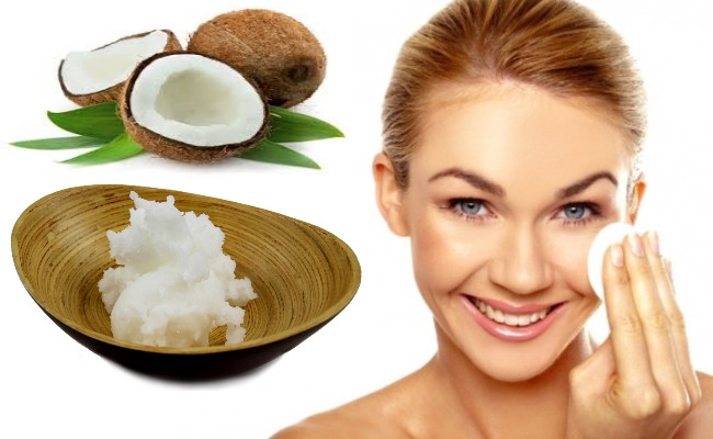 Nếu không có nước tẩy trang chuyên dụng, bạn có thể sử dụng dầu dừa vừa có tác dụng làm sạch da, vừa giúp da thêm mềm mại, mịn màng hơn. Ảnh: tapchidanba.