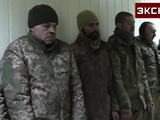 Sau khi bị vây hãm 15 ngày, thủy quân lục chiến Ukraine ở Mariupol đã ra đầu hàng. Vào ngày 13/3, một đội trinh sát 5 người cũng đã đầu hàng DPR. Mặc dù phó chỉ huy Tiểu đoàn Azov đã kêu gọi "chiến đấu đến người cuối cùng" trong đoạn video được công bố, nhưng rất nhiều binh lính của ông ta vẫn tỏ ra lo sợ.