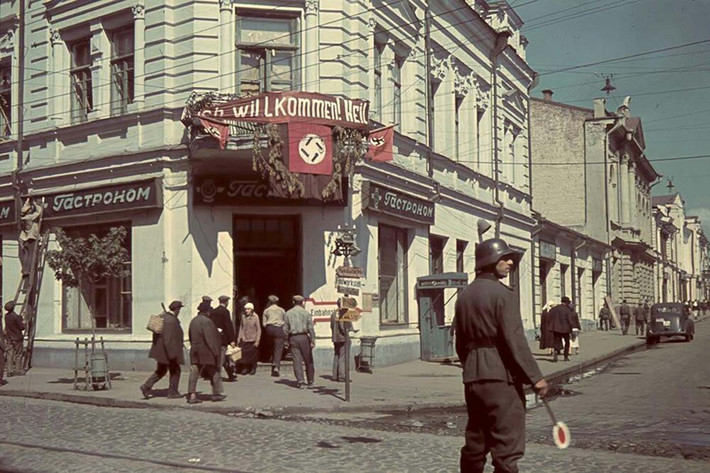 Kharkov từng là thành phố nổi tiếng trong Thế chiến II. Trong Chiến tranh thế giới thứ hai, Kharkov đã có ba trận đánh quan trọng, tất cả đều kết thúc với chiến thắng của quân Đức.
