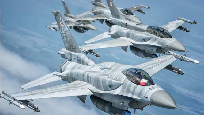 Theo Ngoại trưởng Antony Blinken, hiện Mỹ đang tích cực xem xét việc viện trợ F-16 cho Ba Lan, với điều kiện nước này phải tặng những chiếc MiG-29 cho Ukraine.