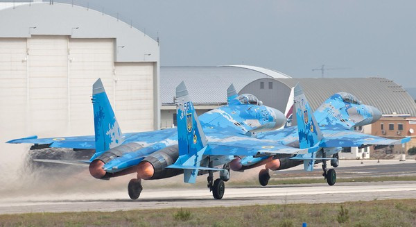 Không quân Nga đã bắt đầu các chiến dịch mới nhằm vào khu vực phía Tây Ukraine và thể hiện ưu thế vượt trội so với phi đội máy bay của Ukraine. Không quân Ukraine đã đầu tư rất ít vào việc hiện đại hóa Su-27 kể từ thời Liên Xô, nên các máy bay của nước này bị đánh già là lỗi thời.