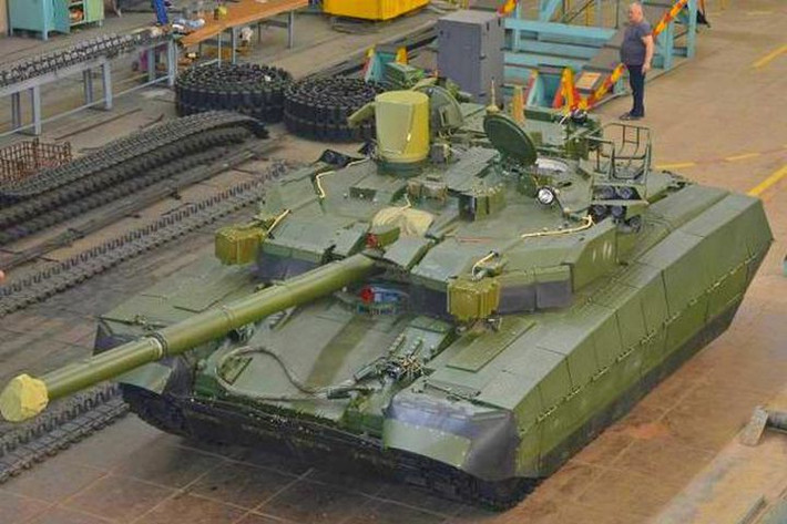 Nhưng Ukraine đã không thể hoàn thành dù chỉ một đơn đặt hàng rất nhỏ của Thái Lan với 49 xe tăng dẫn đến sự chậm trễ kéo dài nhiều năm và các báo cáo của Thái Lan về chất lượng xe có vấn đề. Điều này đồng nghĩa với việc xuất khẩu thêm T-84 hay bất kỳ chiếc xe tăng nào mới được chế tạo của Ukraine là điều rất khó khăn.