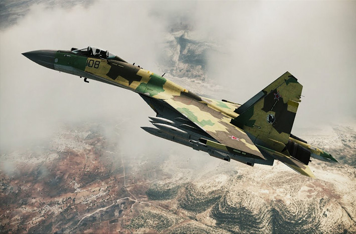 Còn khoảng cách giữa F-16 và Sukhoi T-50 còn xa hơn cả so với Su-35. Khi Sukhoi T-50 là mẫu chiến đấu cơ tàng hình thế hệ thứ 5 của Nga và nó đang gần hoàn tất quá trình thử nghiệm trước khi được đưa vào trang bị trong Không quân và Hải quân Nga trong năm 2018. Trong tương lai Sukhoi T-50 sẽ sớm thay thế cho những chiến đấu cơ lỗi thời của Nga như Mikoyan MiG-29 và Sukhoi Su-27.