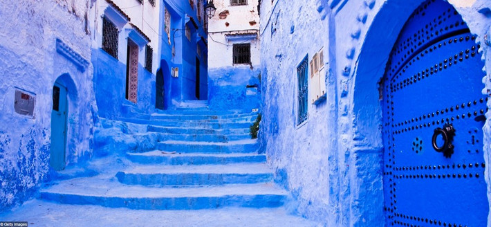 Hầu hết các khu vực của Morocco đều có những ngôi nhà màu xanh, tuy nhiên khu tây bắc của Chefchaouen sẽ cho du khách một không gian tuyệt vời để khám phá.