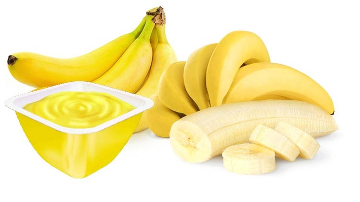 5. Làm váng sữa từ chuối. Nguyên liệu: Chuối chín, sữa tươi, whipping cream, bột bắp, sữa bột. Cho chuối, kem tươi whipping cream và bột bắp vào máy xay nhuyễn. Cho ra bát để riêng. Ảnh: www.burine.vn.