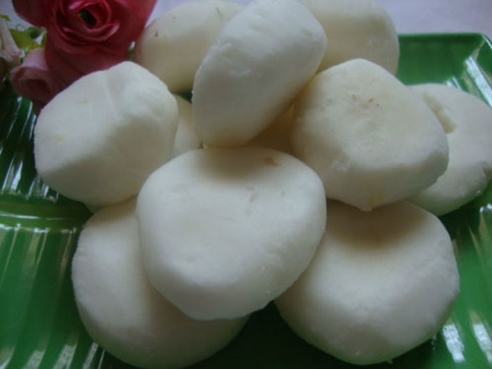 5. Củ năng ngâm rượu với vỏ ngoài của sứa (hải triết bì) – Dùng cho mọi trường hợp có sưng hạch, táo bón, đầy trướng bụng. Củ năng (mã thầy) to 100 củ, hải triết bì 500g, vỏ hồ tiêu 120g, rượu 1.500ml. Ngâm sau 7 ngày. Mỗi sáng ăn 4 củ mã thầy.