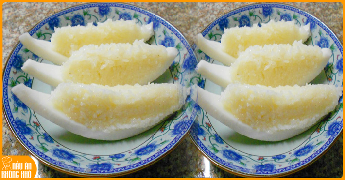Dừa xiêm để nguyên trái dùng dao gọt bên trên để lấy nước ra ngoài, cho gạo đã vo sạch ở trên vào, rồi rót nước dừa vào săm sắp. Cuối cùng cho vào hấp chừng một tiếng đồng hồ là có món nấu trong trái dừa giản dị mà ngon vô cùng. Ảnh: nauankhongkho.com.