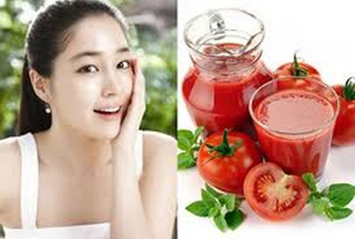 Giá đỗ, cà chua. Bạn chọn một quả cà chua chín, rửa sạch, bỏ vỏ, hạt rồi xay nhuyễn với giá đỗ. Có thể cho thêm chút mật ong vào trong hỗn hợp rồi thoa đều lên mặt. Nghỉ ngơi thư giãn trong vòng 20 – 25 phút hoặc thấy mặt nạ đã khô trên da thì nhẹ nhàng dùng nước ấm rửa sạch mặt nạ. Với loại mặt nạ trị nám này, bạn chỉ nên thực hiện khoảng 2 – 3 lần/tuần. Ảnh: Myphammaihan.
