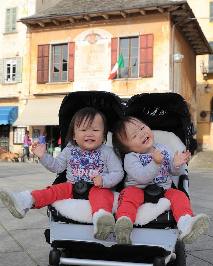 Chúng có những tính cách đối lập nhưng lại có sở thích tương tự nhau. Leia là một đứa trẻ có trách nhiệm và hay quan sát, trong khi đó Lauren lại khá táo bạo và vui tính.