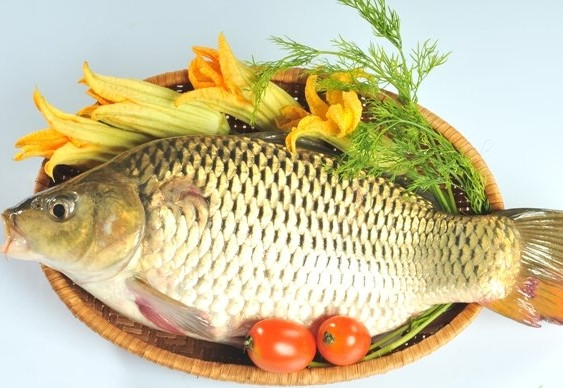 1. Các loại cá: Vốn được coi là "lương thực của bộ óc", cách tốt nhất khi chế biến cá là món canh, món hấp hoặc món hầm. Điển hình là 2 món cá sau. Ảnh: giaoduc.net.vn.