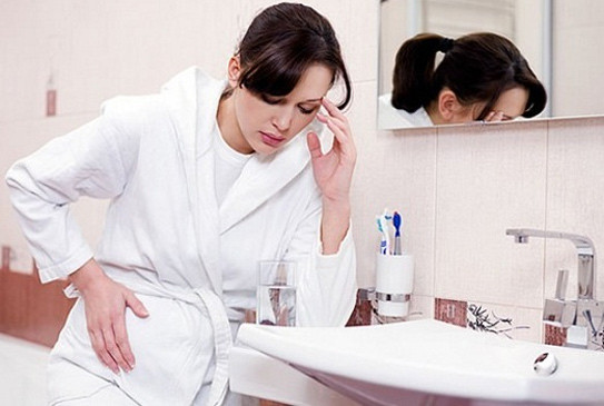 Bí tiểu tiện: Gián đất 10 con bỏ chân rang vàng, mộc thông 10g, xa tiền 10g, kinh giới 10g, đăng tâm 10g, sắc uống. Hoặc gián đất đâm với củ kiệu hoặc lá hành, củ tỏi, hòa với dầu vừng đắp vào rốn. Ảnh: suckhoegd.com. (Thông tin trong bài chỉ mang tính chất tham khảo, trước khi sử dụng bài thuốc, vui lòng hỏi ý kiến bác sĩ).