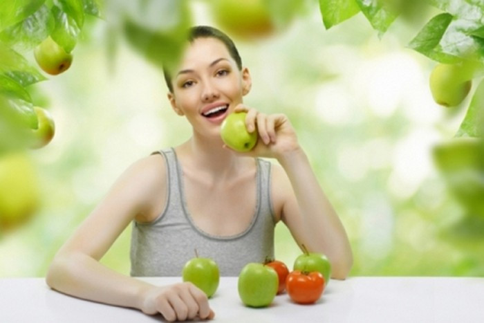 Không phải mỗi phụ nữ thời nay, từ xưa, phụ nữ cũng đã ý thức được vòng 1 đẹp. Vì thế mới có những bài thuốc dân gian nâng ngực như sau. Ảnh: Timemart.