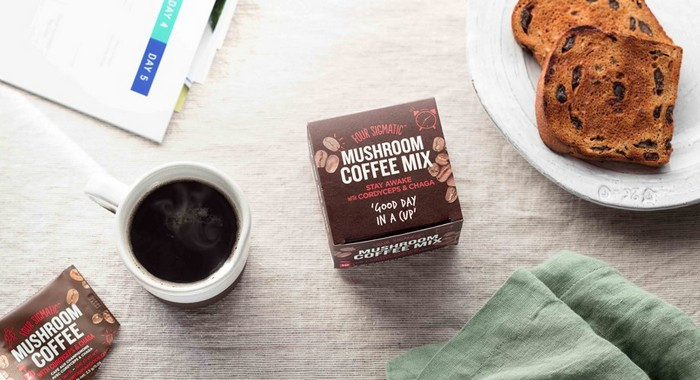 Loại cà phê này không hề hại sức khỏe bởi lượng caffeine chỉ bằng một nửa so với cà phê thông thường. Loại nấm có trong cà phê còn có tác dụng làm cho não hoạt động thông suốt mà không có tác dụng phụ nào.