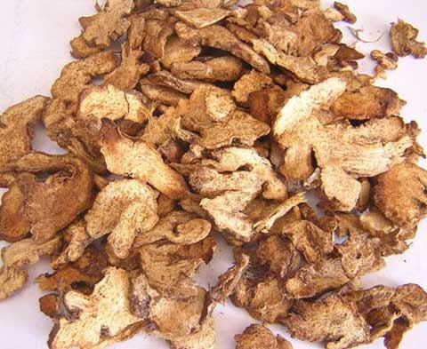 9. Bài thuốc 9: Bạch truật, bạch linh, hoài sơn, liên nhục, lệ chi, biển đậu, hoa hồi, quế, cam thảo mỗi vị 200g. Các vị tán thành bột mịn, luyện mật ong làm viên hoàn bằng hạt đậu tương. Ngày uống 2 – 3 lần. Uống với nước còn ấm. Ảnh: http://trangphuclinh.vn. (Thông tin trong bài chỉ mang tính chất tham khảo, trước khi sử dụng bài thuốc, vui lòng hỏi ý kiến bác sĩ).