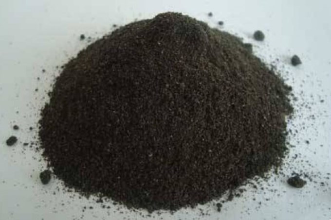 Lưu ý, các bài thuốc trên nên dùng tro mới vì nếu dùng tro cũ hoặc tro gần chân kiềng sẽ lẫn bụi sắt, khi đắp lên da dễ gây nhiễm khuẩn, dẫn đến uốn ván. Ảnh: Trietlongvinhvien. (Thông tin trong bài viết chỉ mang tính chất tham khảo. Trước khi sử dụng bài thuốc, bạn vui lòng hỏi ý kiến bác sĩ).