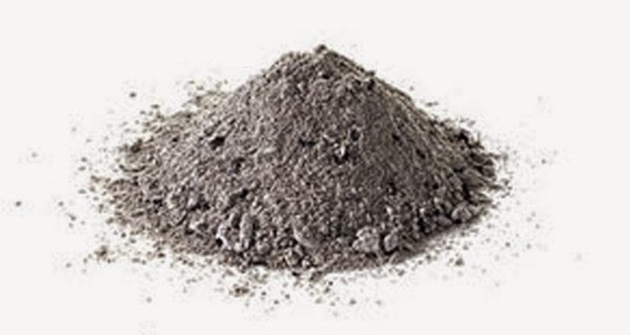 Tro bếp (tro củi) có chất mát, đạm, canxi và muối kali. Tính mát của tro giúp nhiệt độ cơ thể ổn định. Còn chất muối kali trong tro tạo độ mặn có tác dụng diệt khuẩn nhanh chóng mà không cần dùng bất kì loại thuốc khử trùng nào. Ảnh: Emdep.