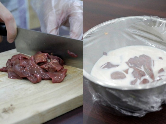 3. Pate gan gà. Chuẩn bị 200g gan gà, 100g thịt lợn xay nhỏ, nửa củ hành tây, 1 củ tỏi, ruột 2 cái bánh mì, 30g bơ, nước mắm, bột canh, hạt tiêu, 1 hộp sữa tươi. Đầu tiên làm sạch gan gà, ngâm vào sữa tươi rồi để ráo thái nhỏ. Cho bơ vào chảo, khi bơ tan chảy cho hành tây, tỏi vào xào mềm.Cho tiếp gan gà và thịt heo vào đảo đều. Cho 1 thìa nước mắm, tiêu vào trộn đều. Ảnh: Dienmayxanh.