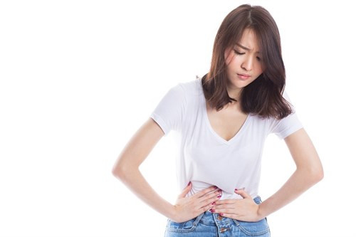 Nếu trúng hàn dẫn đến vừa thổ, vừa tả: Gừng nướng khô, tán bột, mỗi lần 8-10g quấy đều vào cháo nóng ăn. Cũng có thể dùng bài này cho phụ nữ có thai, bị đau bụng, tiêu chảy. Ảnh: chuabenhdaudaday.vn.