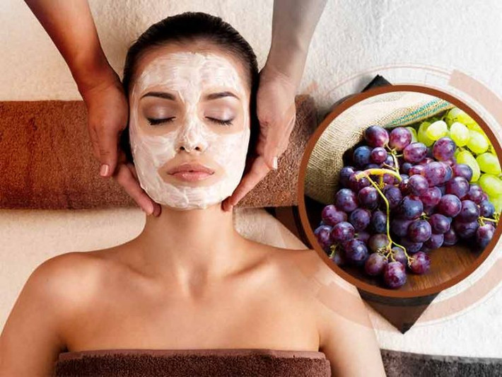 Thoa hỗn hợp này lên mặt kết hợp massage nhẹ nhàng trong 30 phút rồi rửa mặt sạch với nước lạnh vừa có tác dụng dưỡng ẩm làm đẹp da vừa giúp da se khít lỗ chân lông cực kỳ hiệu quả. Ảnh: Beleza.vn.