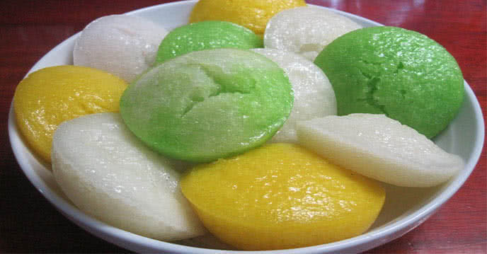 7. Bánh bò có độ xốp, vị ngọt thanh. Một miếng bánh bò có giá từ 3.000-10.000 đồng. Ảnh: pasgo.vn.